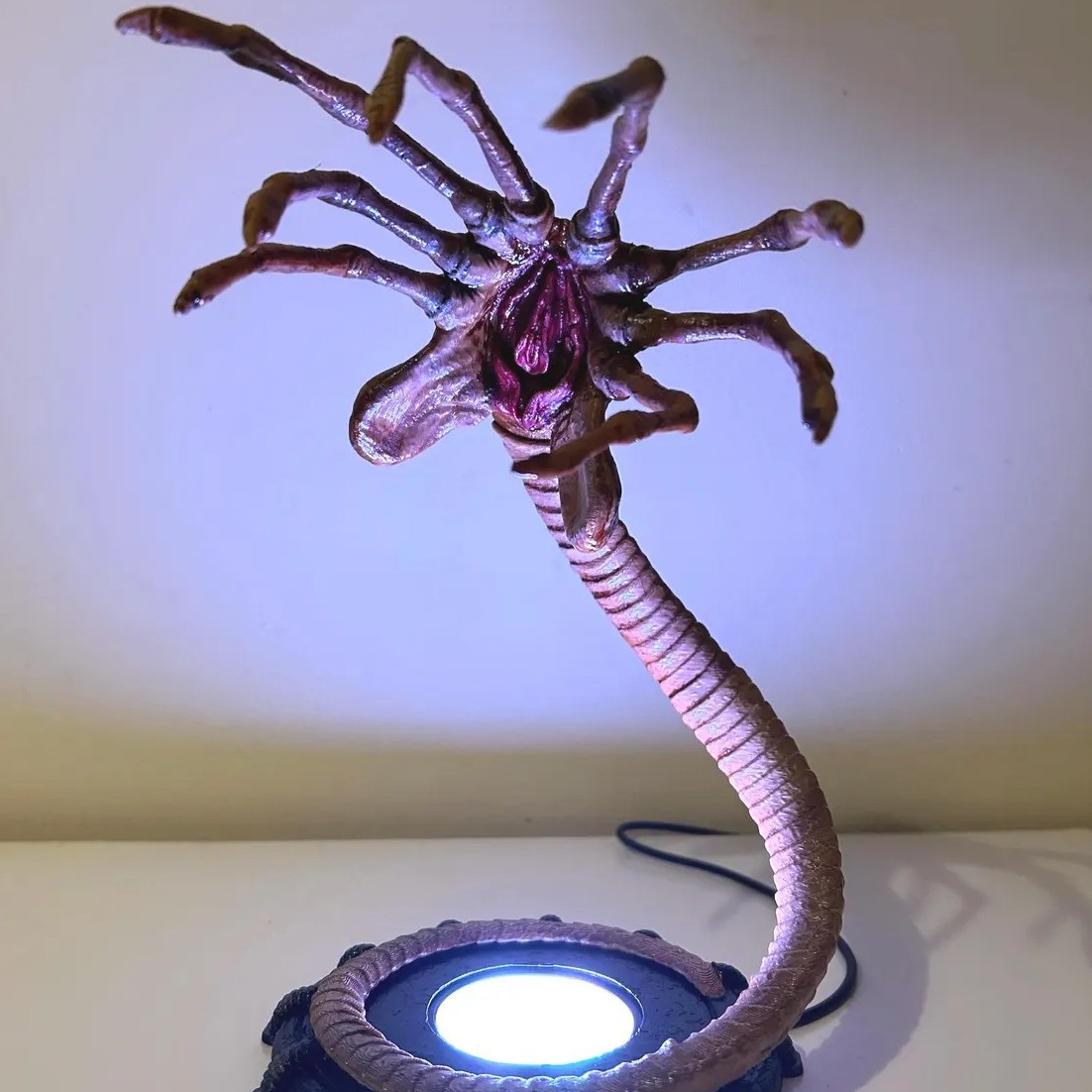 Lampu Alien Facehugger Lampu M - Lighting Decoration For Home ulasan dan harga