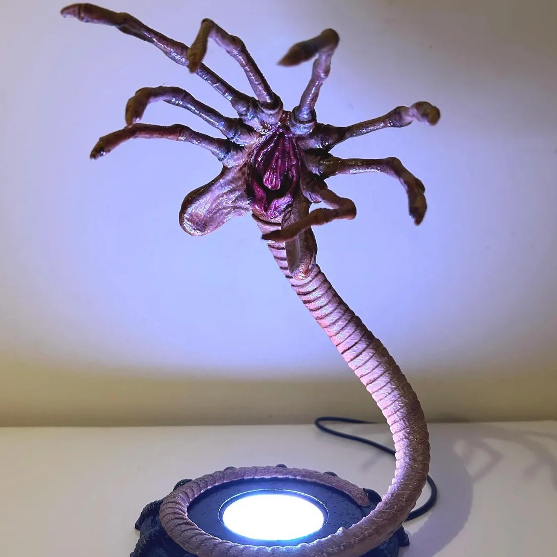Lampu Alien Facehugger Lampu M - Lighting Decoration For Home ulasan dan harga